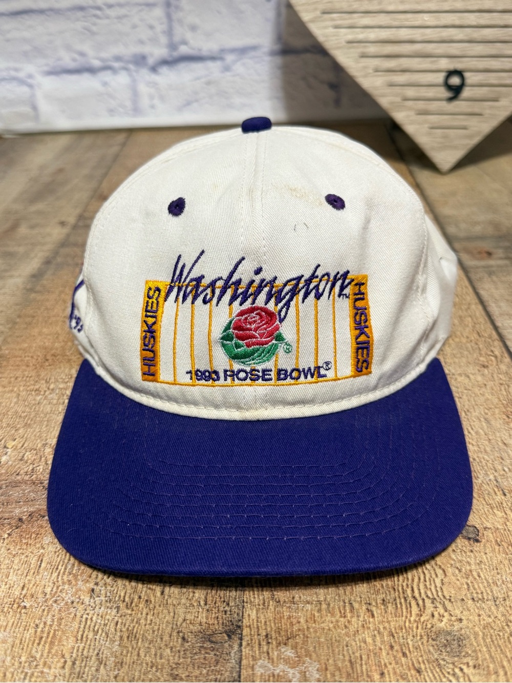 Vintage 1993 Washington Rose Bowl Snapback Hat Cap Huskies Broken Needs Strap
P